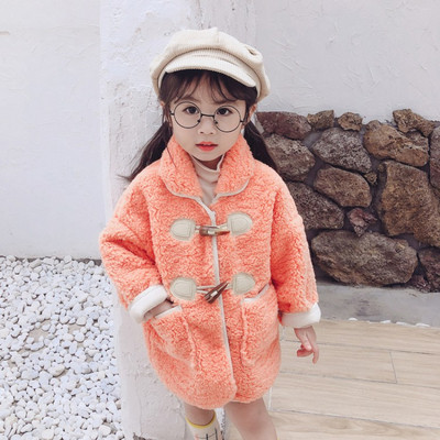 Modern gyerekkabát lányoknak két színben, gombokkal és zsebekkel