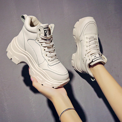 Γυναικεία αθλητικά πάνινα παπούτσια για το φθινόπωρο με άσπρο, μαύρο και μπεζ χρώμα