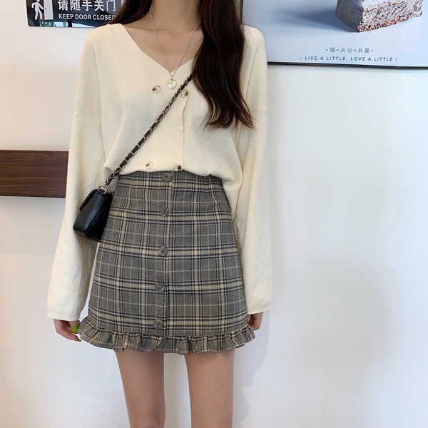 Női kockás szoknya három színben, gombokkal, magas derékkal