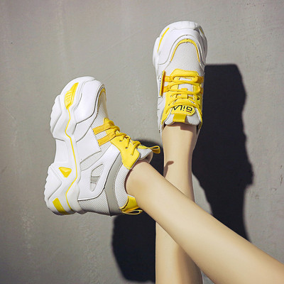 Γυναικεία αθλητικά πάνινα παπούτσια με πολύχρωμες επιγραφές