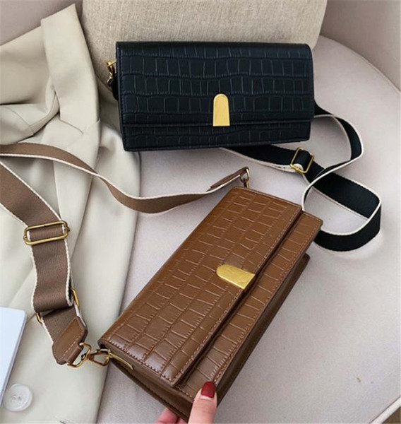 Eko bőrből készült alkalmi női táska, hosszú füllel hat színben