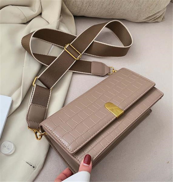 Eko bőrből készült alkalmi női táska, hosszú füllel hat színben