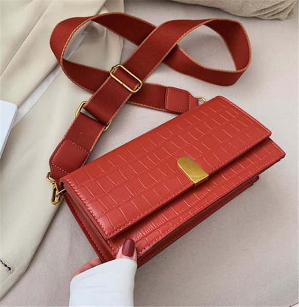 Eko bőrből készült alkalmi női táska, hosszú füllel hat színben