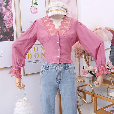 Korszerű női ing spitz nyakkivágással és több színben hímzéssel