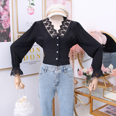 Korszerű női ing spitz nyakkivágással és több színben hímzéssel