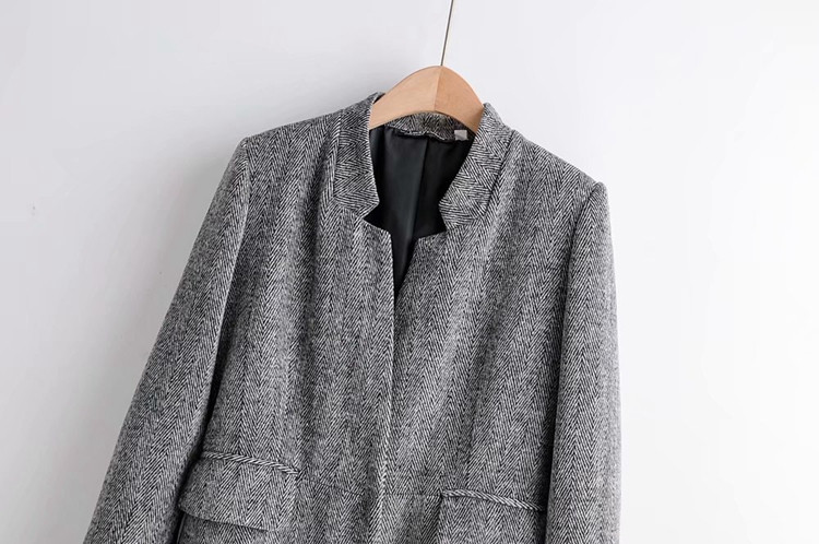 Vékony, hosszú szürke kabát rögzítés nélkül