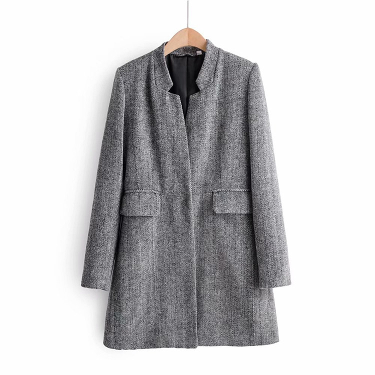 Тънко дълго палто в сив цвят без закопчаване