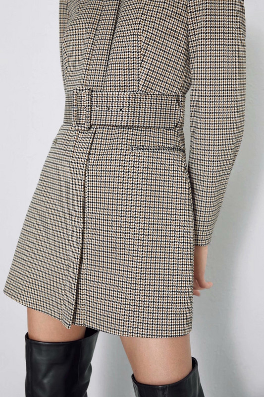 Hosszú kockás vékony kabát övvel - passzolt modell
