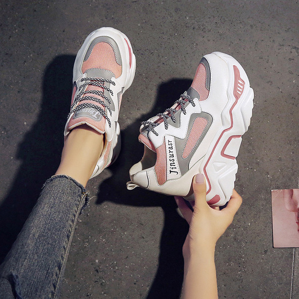 Alkalmi női tornacipő fűzővel és durva talppal, három színben