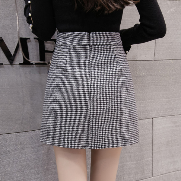 Új modell kockás női szoknya zsebekkel és gombokkal, két színben