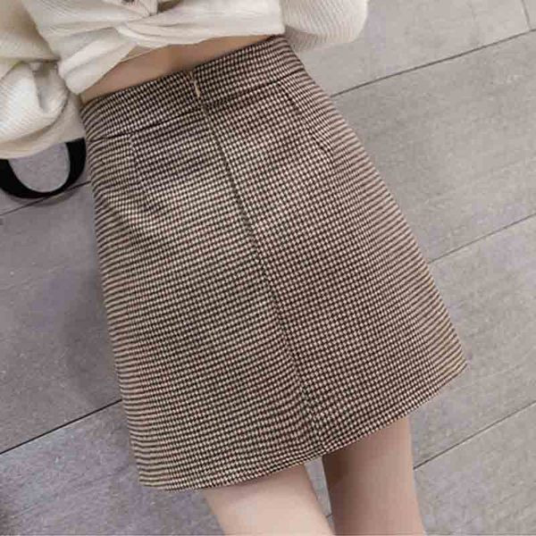 Új modell kockás női szoknya zsebekkel és gombokkal, két színben