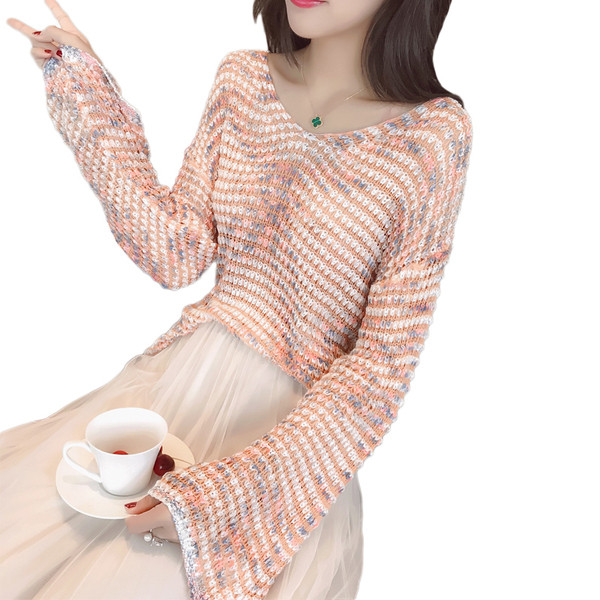 Női blúz három színben, ovális nyakkivágással és széles ujjakkal