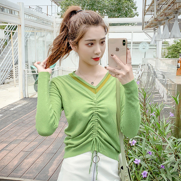 Bluză casual de damă cu decolteu și cravate spitz