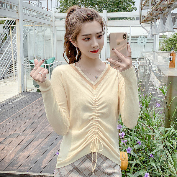 Bluză casual de damă cu decolteu și cravate spitz