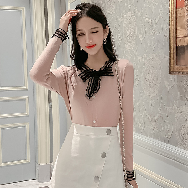 Μοντέρνα γυναικεία μπλούζα σε τρία χρώματα - λεπτό μοτίβο