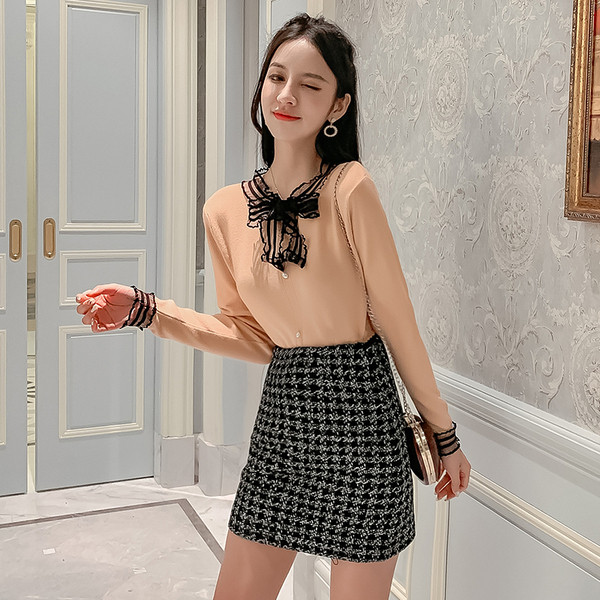 Μοντέρνα γυναικεία μπλούζα σε τρία χρώματα - λεπτό μοτίβο