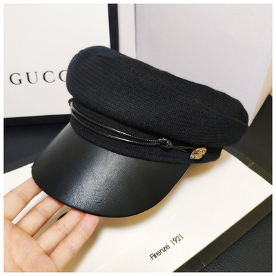 Modern női sapka bőr ellenzővel, különböző színekben