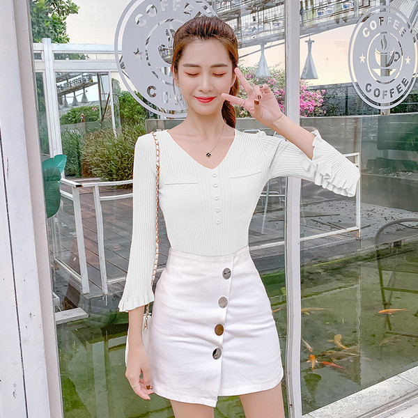 Καθημερινή γυναικεία μπλούζα σε διάφορα χρώματα με κουμπιά