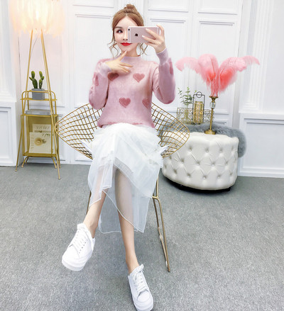 Női pulóver két színben, szíves rátéttel