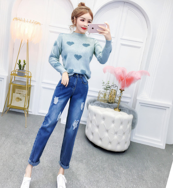 Női pulóver két színben, szíves rátéttel