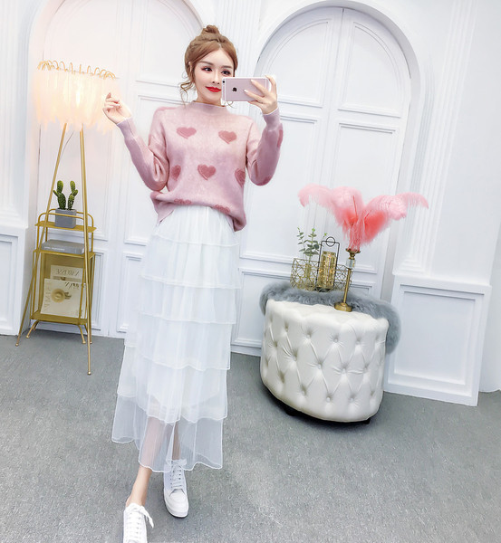 Női pulóver két színben, szíves rátéttel