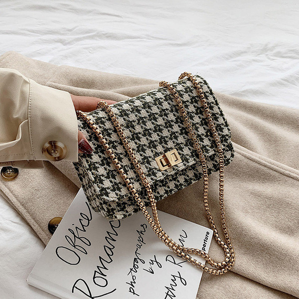 Stílusos női táska hosszú füllel, négy színben