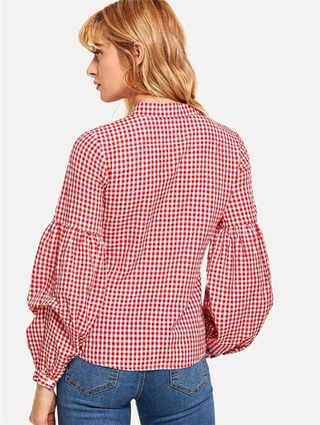 Cămașă de damă modernă în carouri cu mâneci largi în roșu