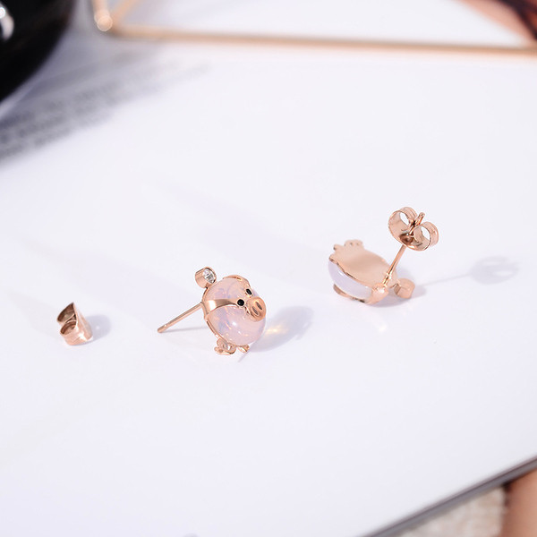 Μοντέρνα γυναικεία σκουλαρίκια σε ροζ και λευκό χρώμα