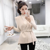 Stílusos női mellény két színben, spitz nyakkivágással