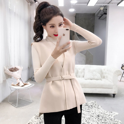 Stílusos női mellény két színben, spitz nyakkivágással