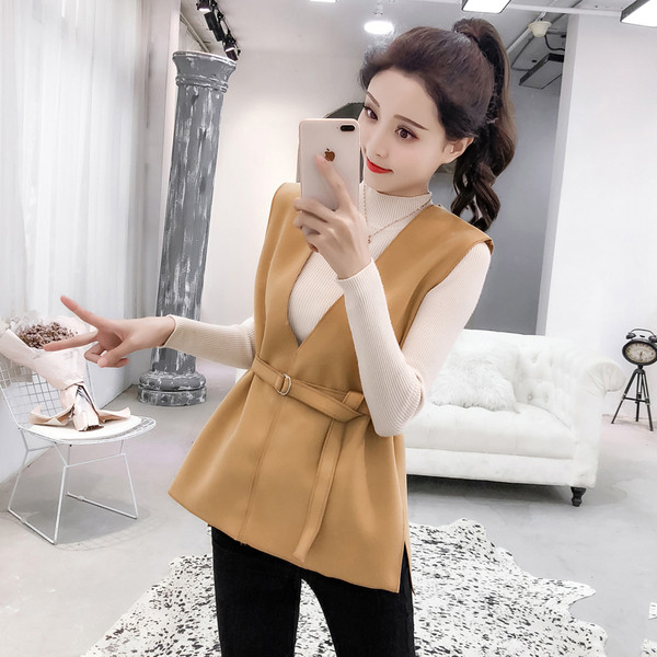 Stílusos női mellény két színben, spitz nyakkivágással