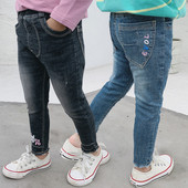 Modern gyerekfarmer két színben, rátéttel lányoknak