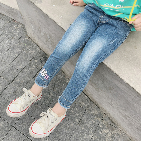 Modern gyerekfarmer két színben, rátéttel lányoknak