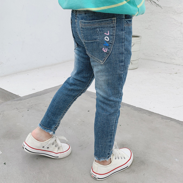 Modern gyerekfarmer két színben, rátéttel lányoknak