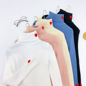 Μοντέρνα γυναικεία μπλούζα με ψηλό κολάρο και κεντημένη καρδιά σε διάφορα χρώματα