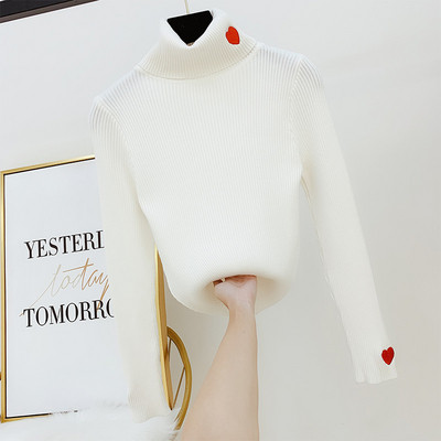 Μοντέρνα γυναικεία μπλούζα με ψηλό κολάρο και κεντημένη καρδιά σε διάφορα χρώματα