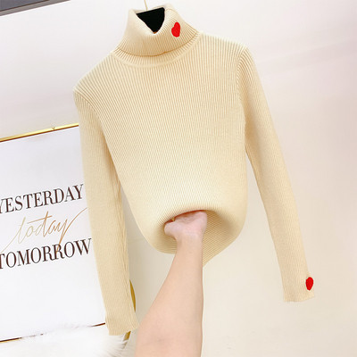 Μοντέρνα γυναικεία μπλούζα με ψηλό κολάρο και κεντημένη καρδιά σε διάφορα χρώματα