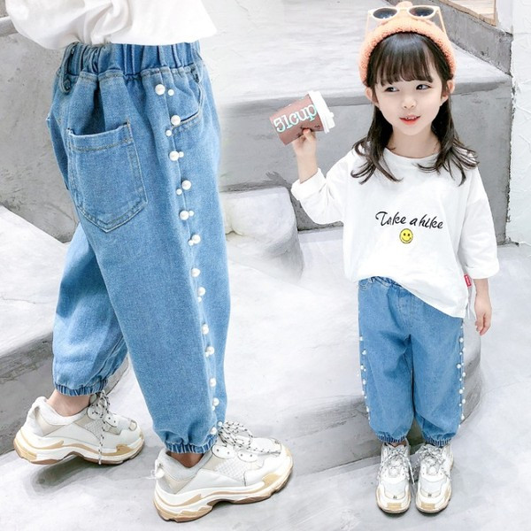 Modern, kék színű, gyöngyös gyerekfarmer lányoknak