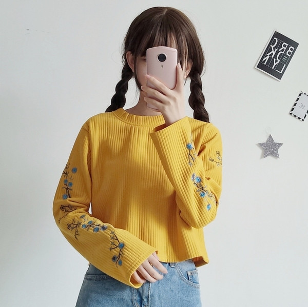 Női blúz négy színben O-nyakkal és hímzéssel