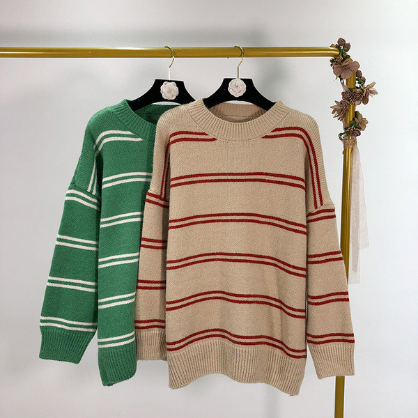 Női hétköznapi csíkos pulóver zöld és bézs színben