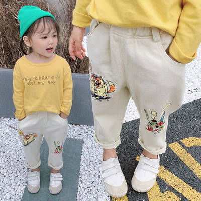Модерен детски панталон с апликация за момичета
