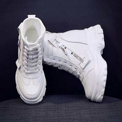 Női bőr tornacipő platformmal fehér és fekete színben