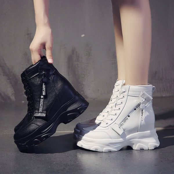 Női bőr tornacipő platformmal fehér és fekete színben