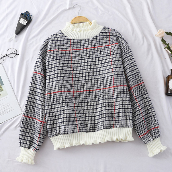 Női kockás pulóver varrott fürtökkel, különböző színekben