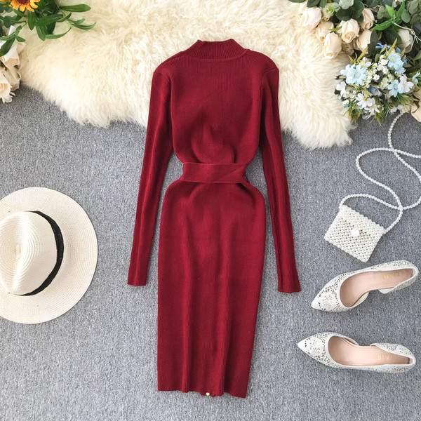 Modern női ruha cipzárral és övvel, különböző színekben