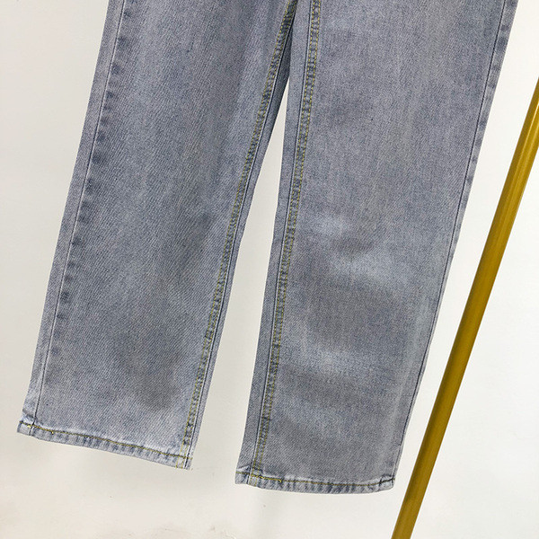 Blugi de dama de culoare deschisa - model drept