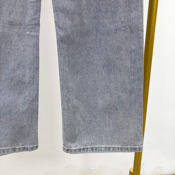 Blugi de dama de culoare deschisa - model drept