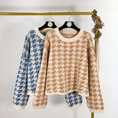 Pulover în carouri modern în două culori - model larg