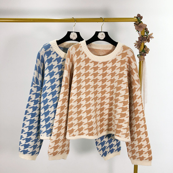 Pulover în carouri modern în două culori - model larg