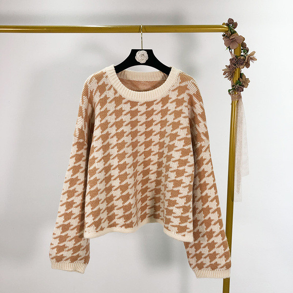 Pulover în carouri modern în două culori - model larg